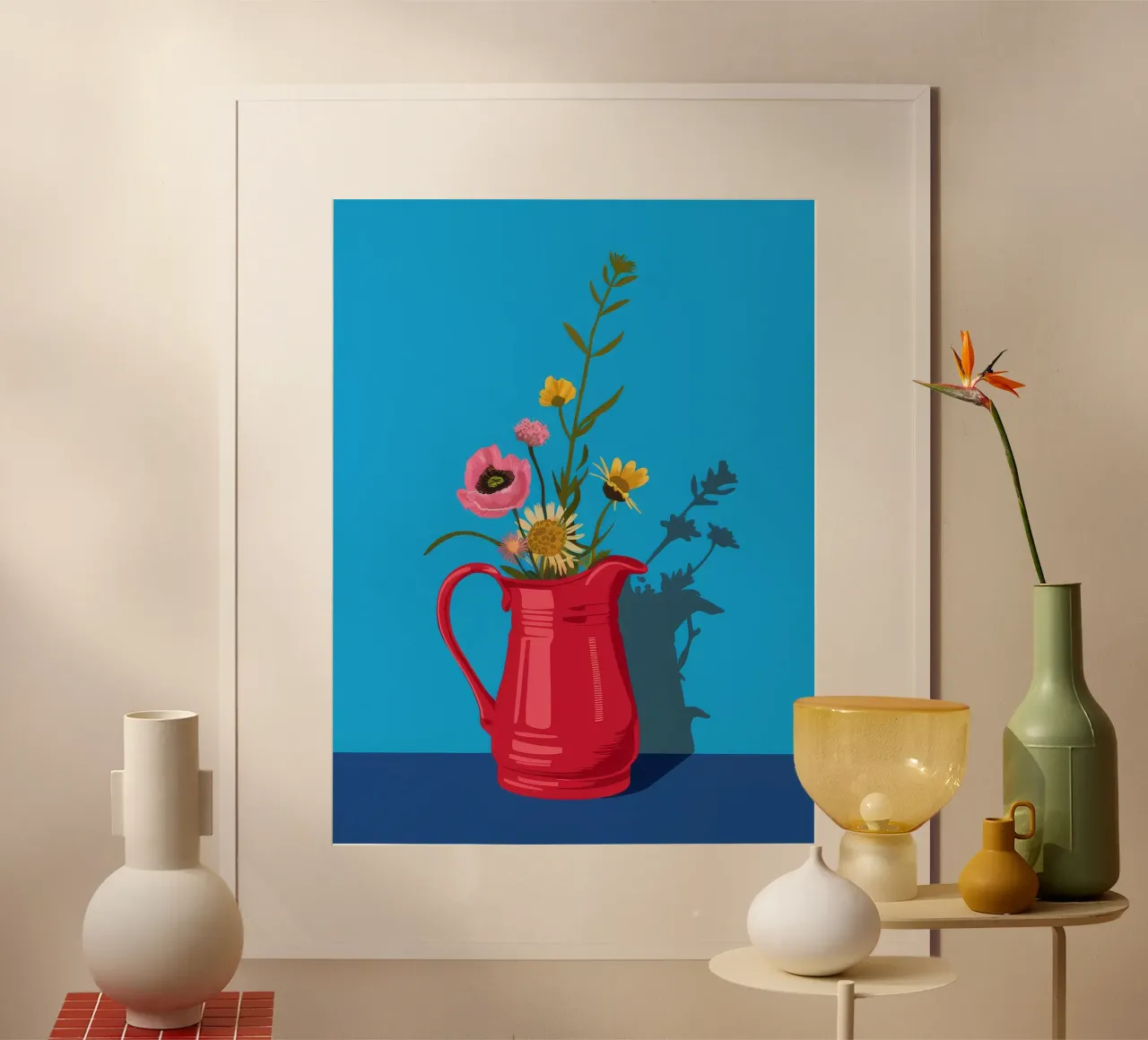 Brocca rossa Fiori blu poster con telaio in legno da Muse Artworks