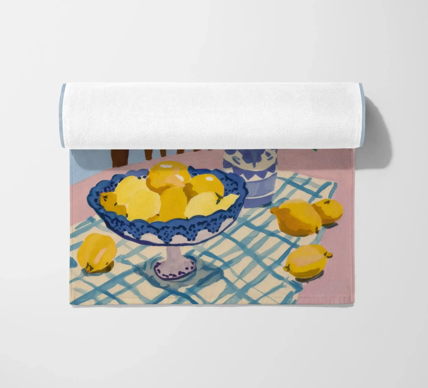 Checkered Table Lemons Strandtuch von FadeAura