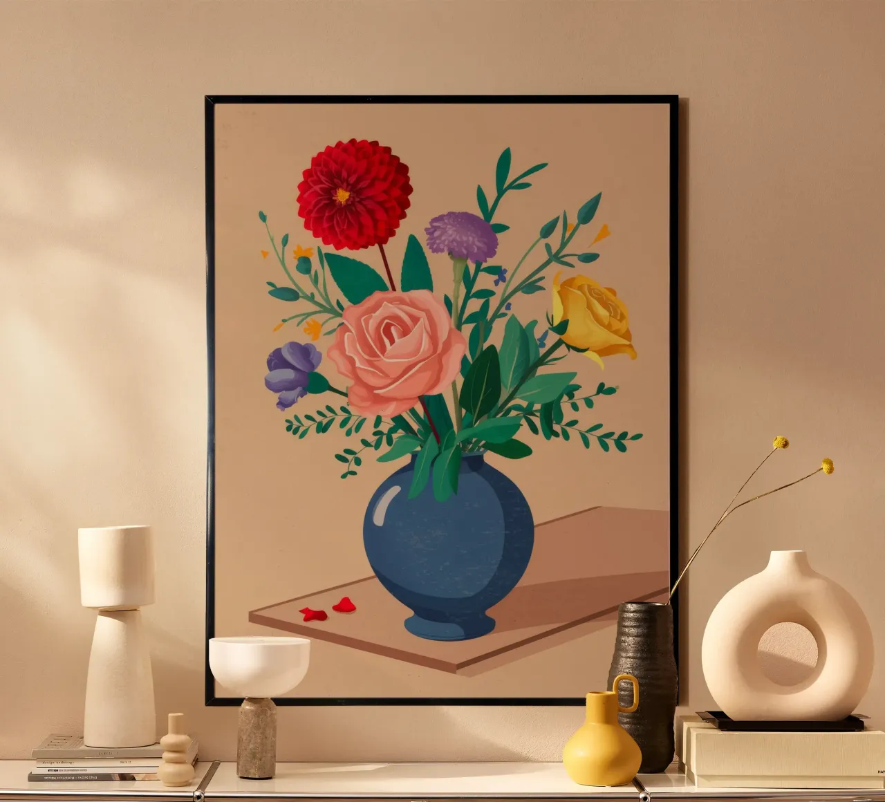 Bouquet misto in vaso blu poster con telaio in legno da Muse Artworks