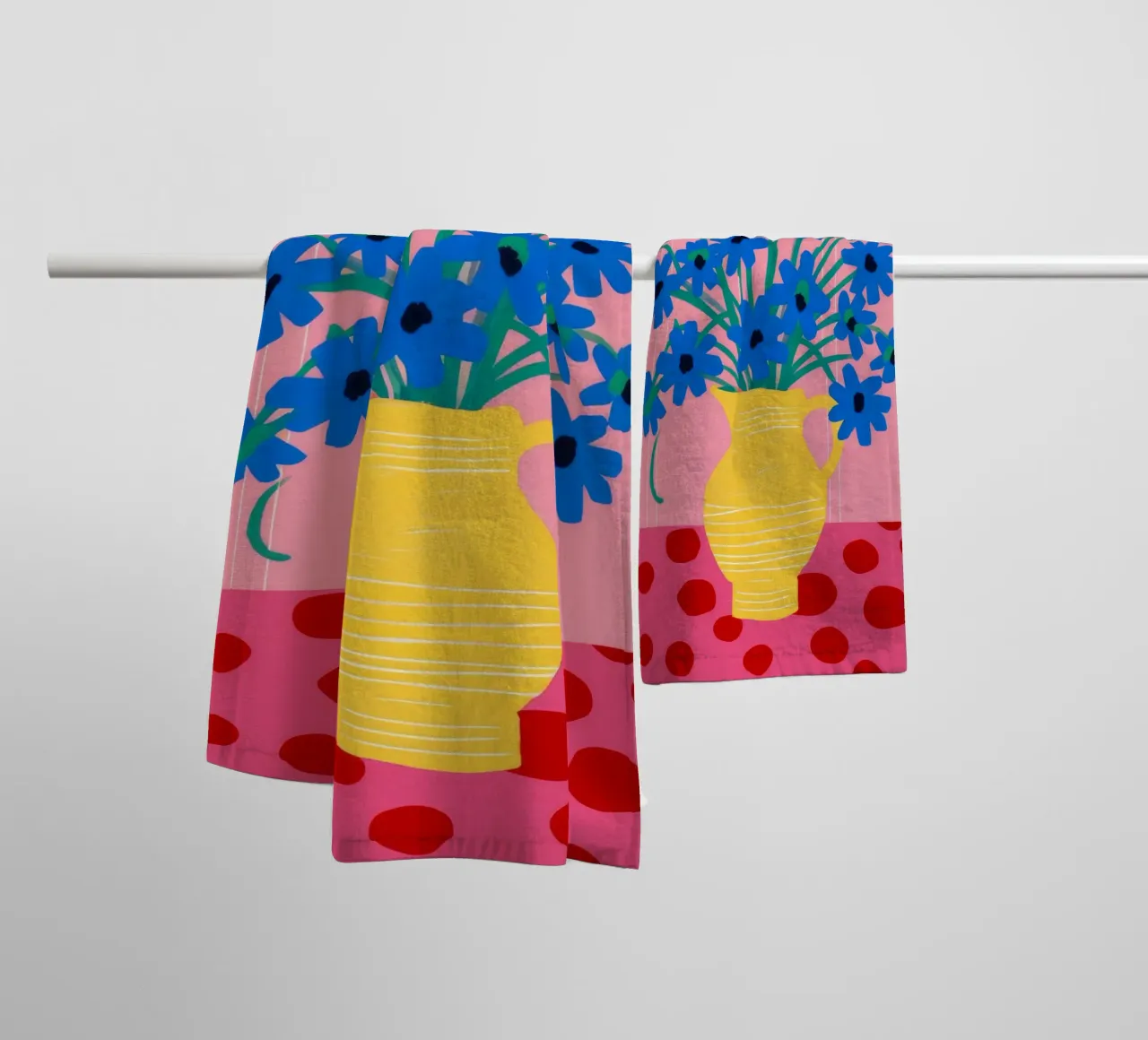 Vase jaune Asters bleus serviette de bain de FadeAura