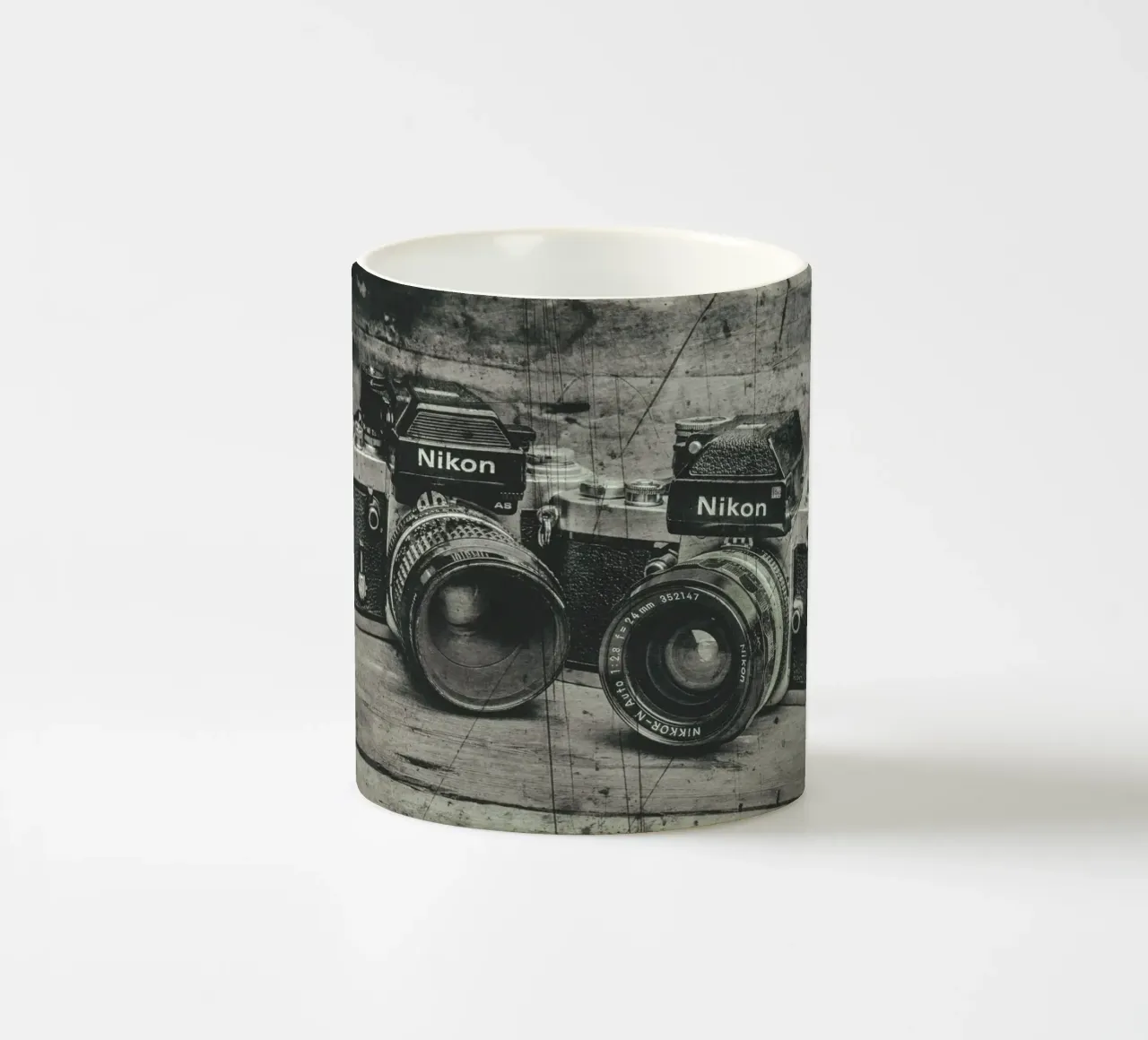 Classic Nikon F2's tazza in ceramica da Dave Hare Photography