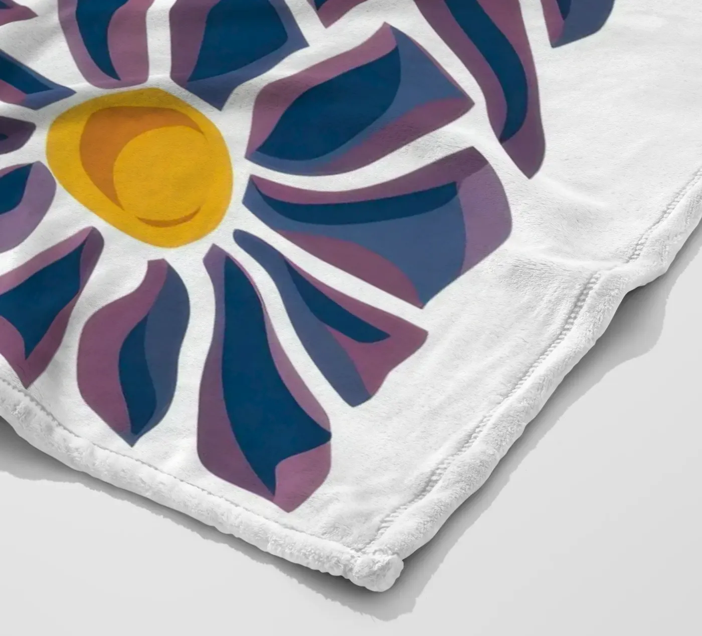 Daisy Pattern Pop Fleecedecke von Pale Aura