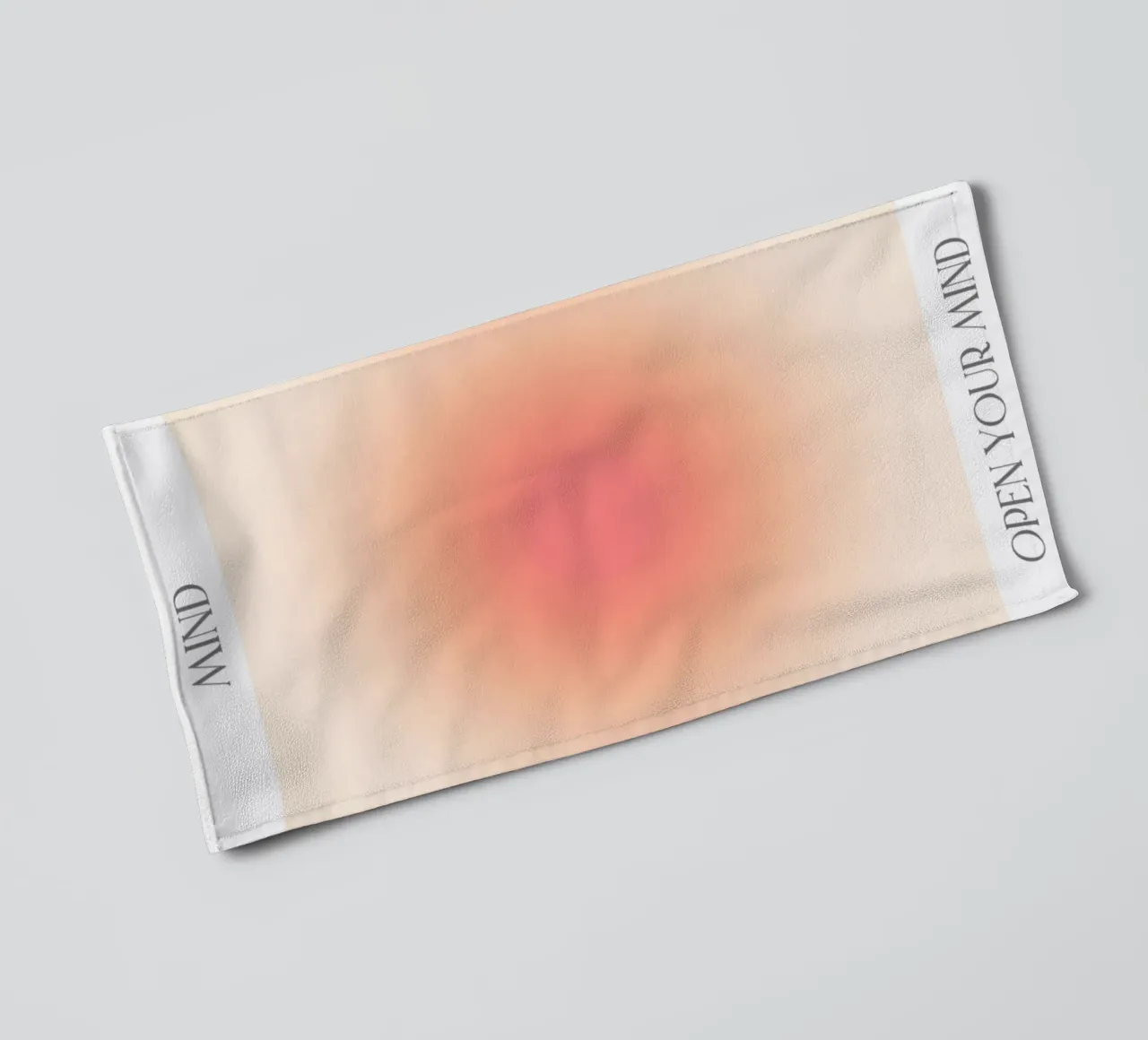 "Open Your Mind" Pfirsich Rosa Aura Gradient Abstrakte Kunst Handtuch von homdeco