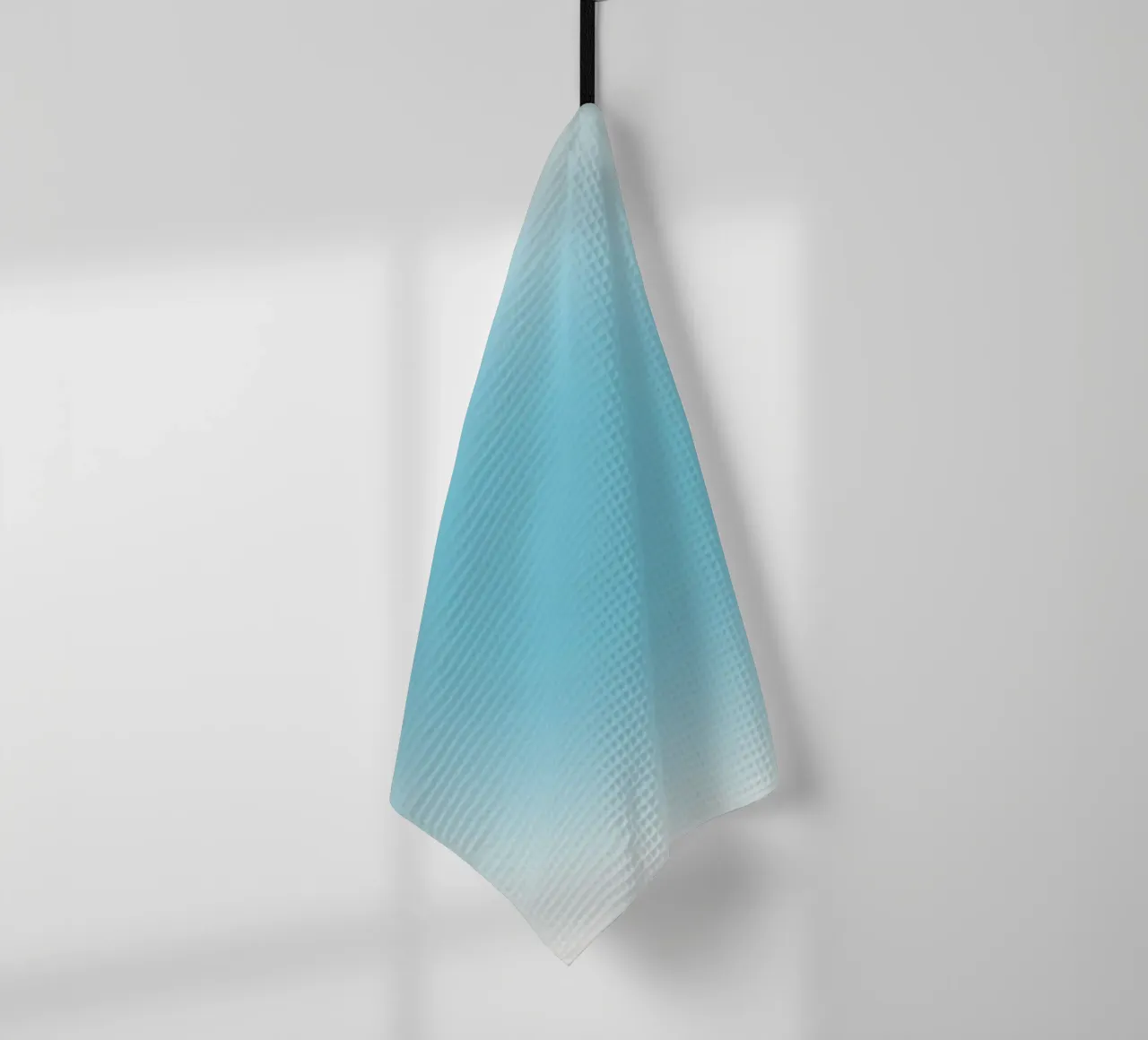Serene Sky Blue Aura Gradient Abstract Poster Art torchon de homdeco