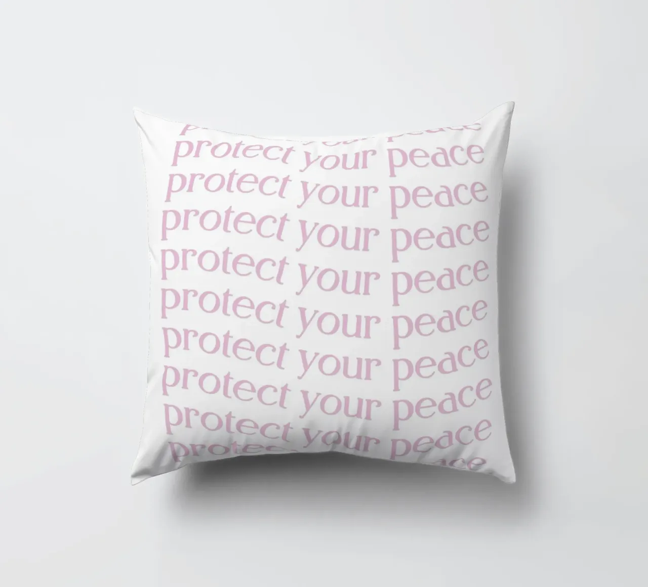 Poster estetico "Proteggi la tua pace" con testo ripetuto in rosa cuscino da homdeco