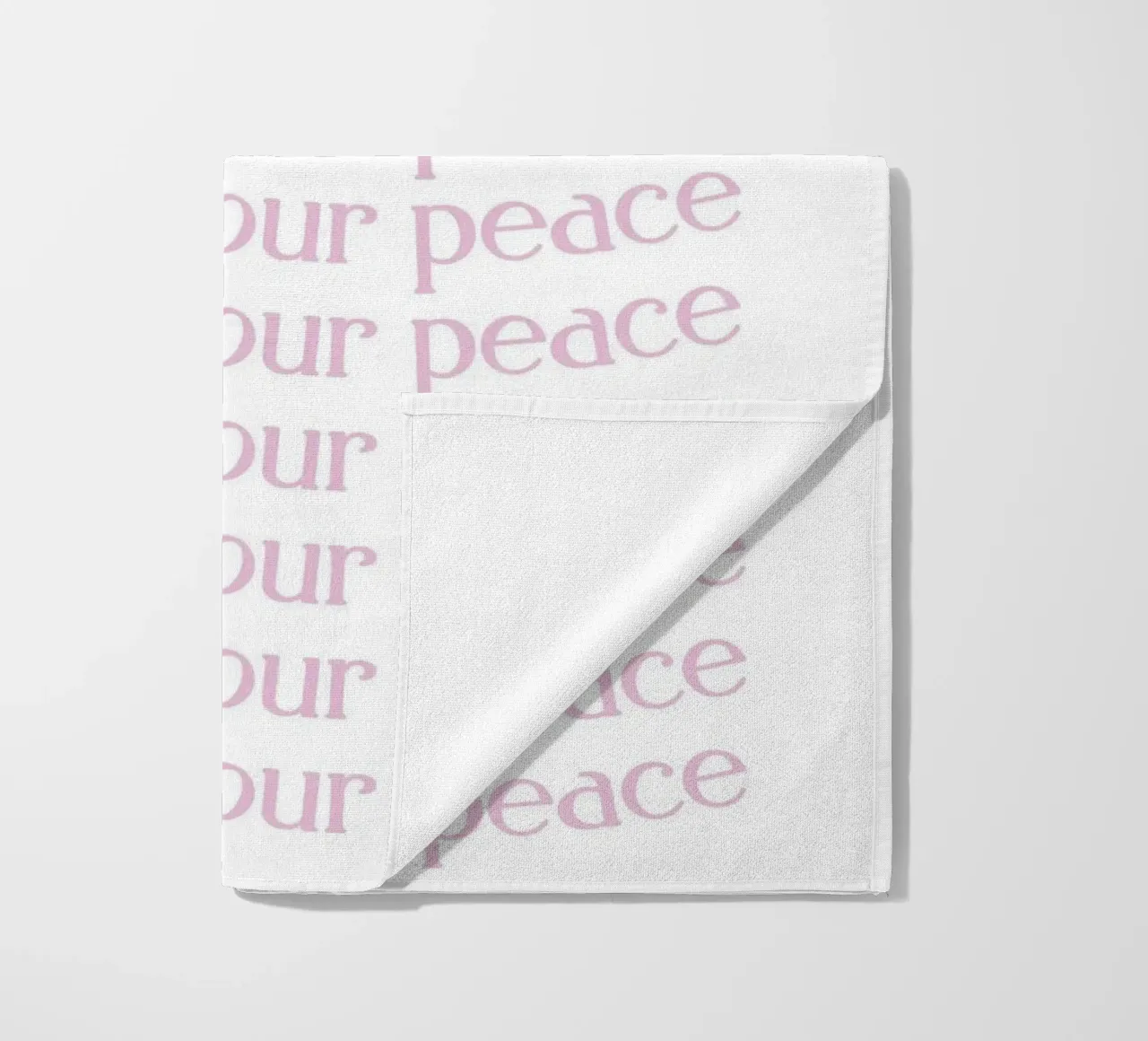 Poster estetico "Proteggi la tua pace" con testo ripetuto in rosa telo mare da homdeco