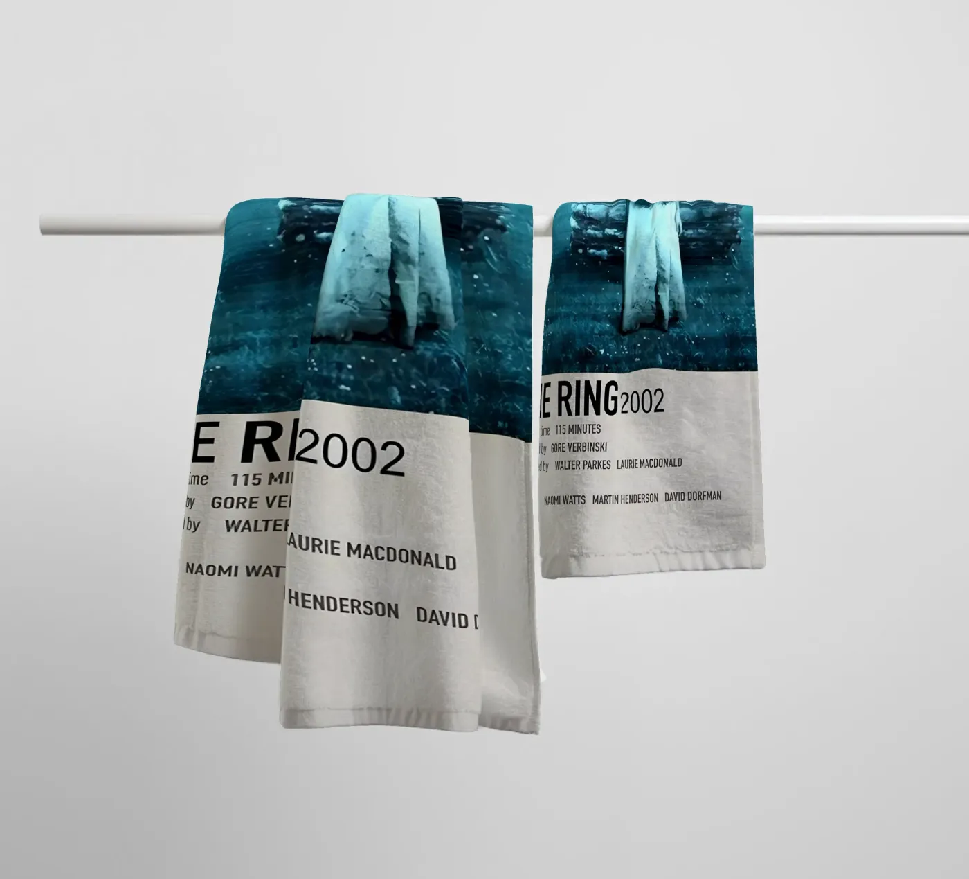 THE RING 2002 Handtuch von MVFminimalist