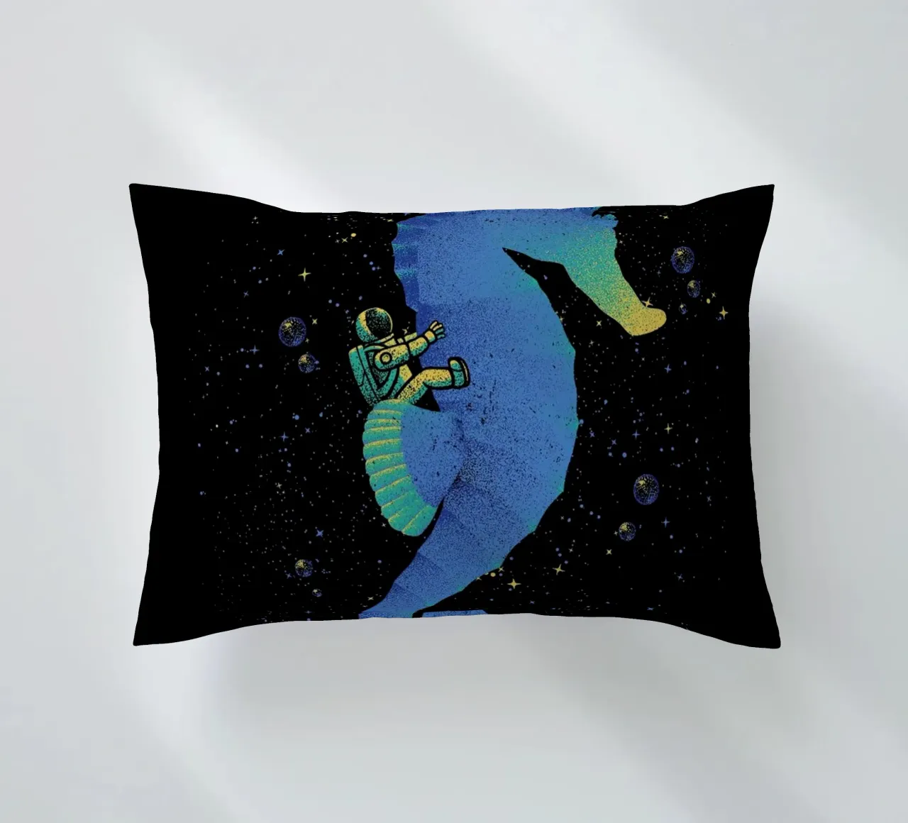 Riding A Sea Horse Astronaut cuscino da Tobe Fonseca