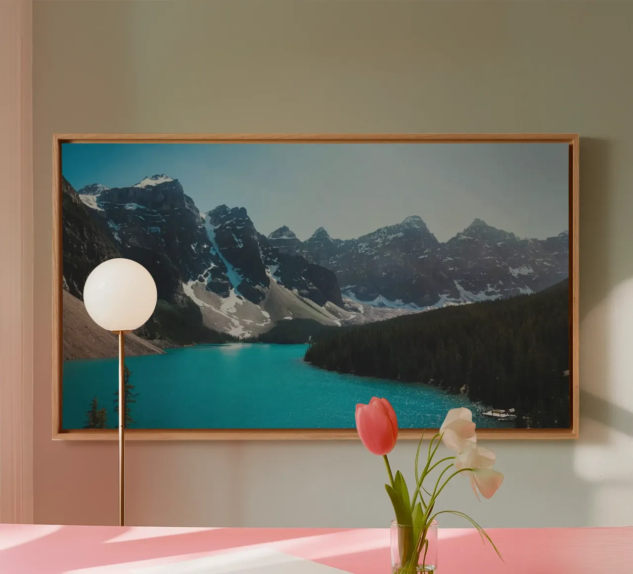 Turquoise meer en piek, Canadese Rockies canvas met Baklijst van PhotoVibe Decor