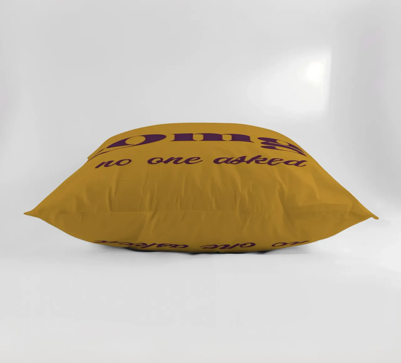 Omg Mustard cuscino da Trabolt Design
