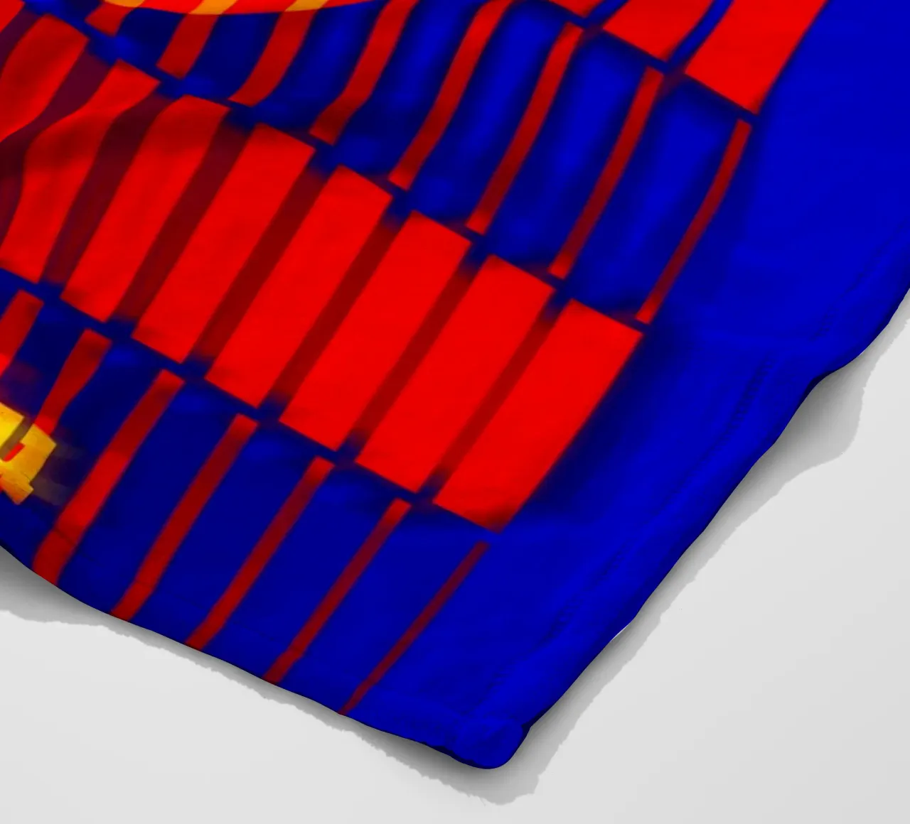 Un orizzonte solare distorto da barre luminose coperta in pile da Sarah Mauriaucourt