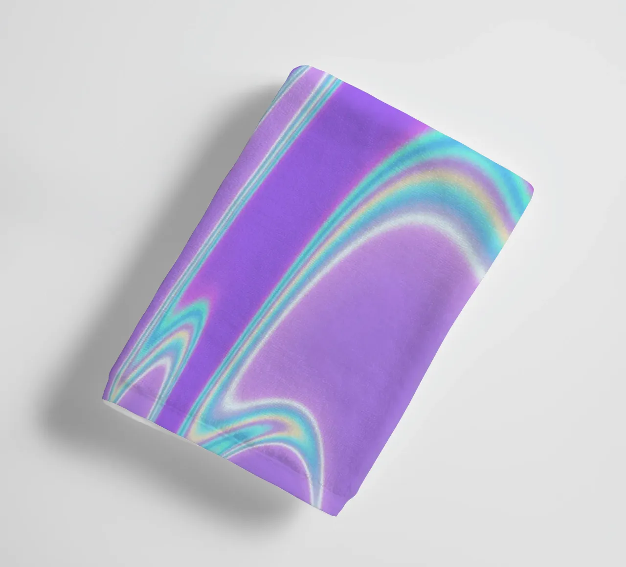 Forme a specchio in una luce iridescente asciugamano da bagno da Sarah Mauriaucourt