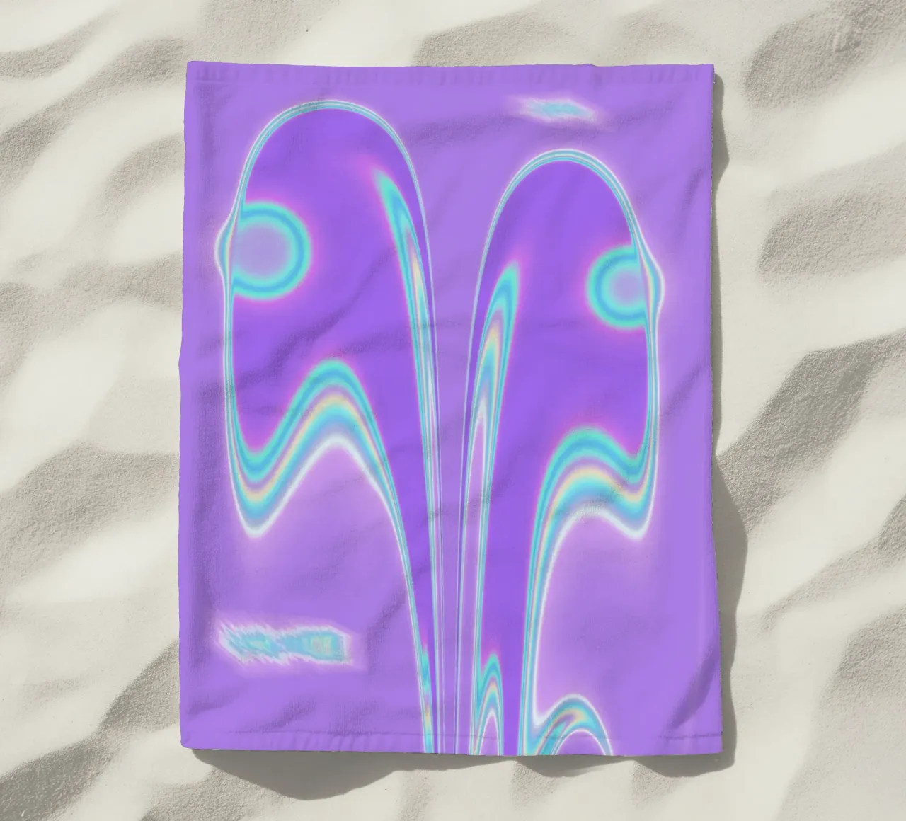 Forme a specchio in una luce iridescente telo mare da Sarah Mauriaucourt