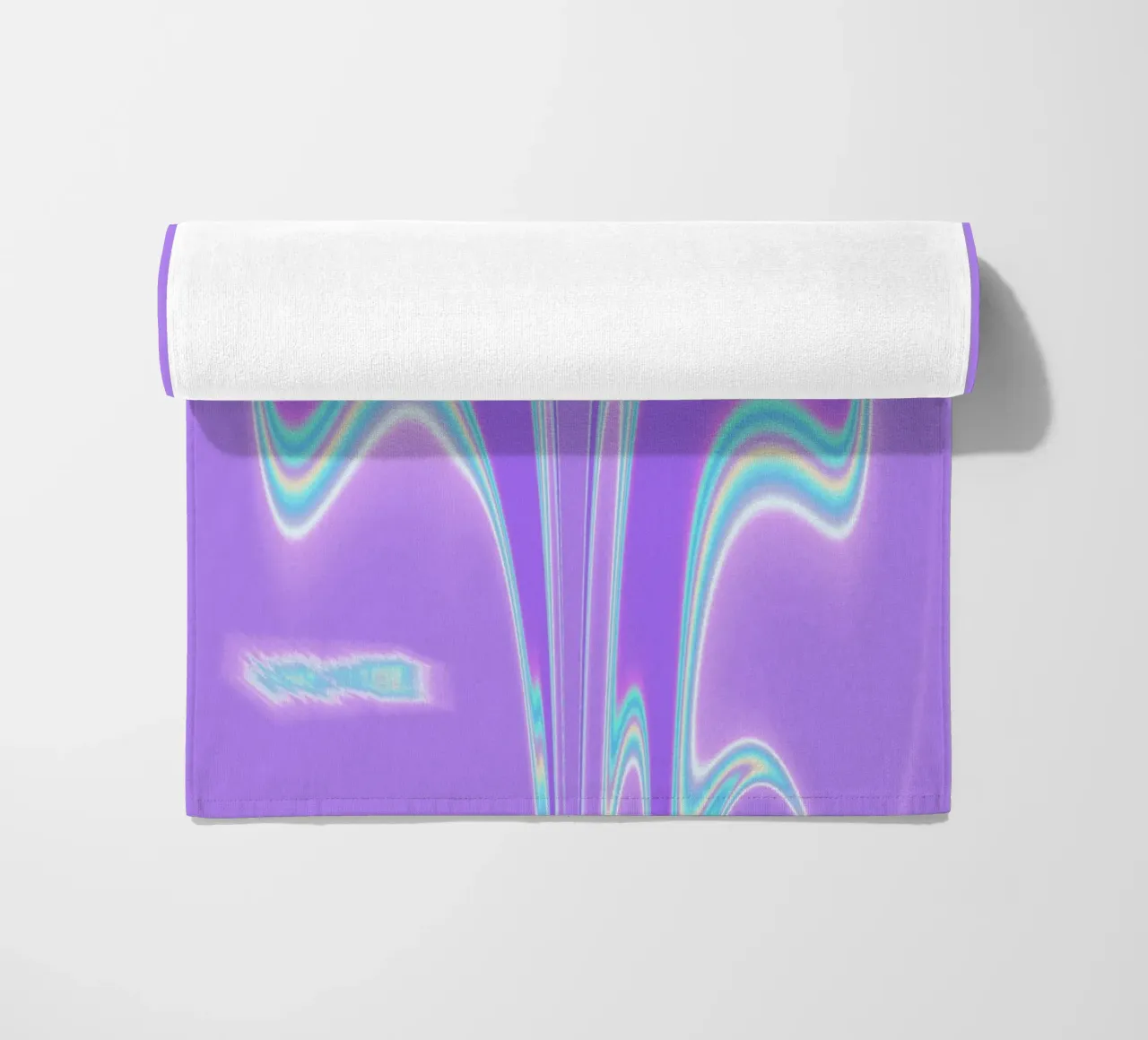 Forme a specchio in una luce iridescente telo mare da Sarah Mauriaucourt