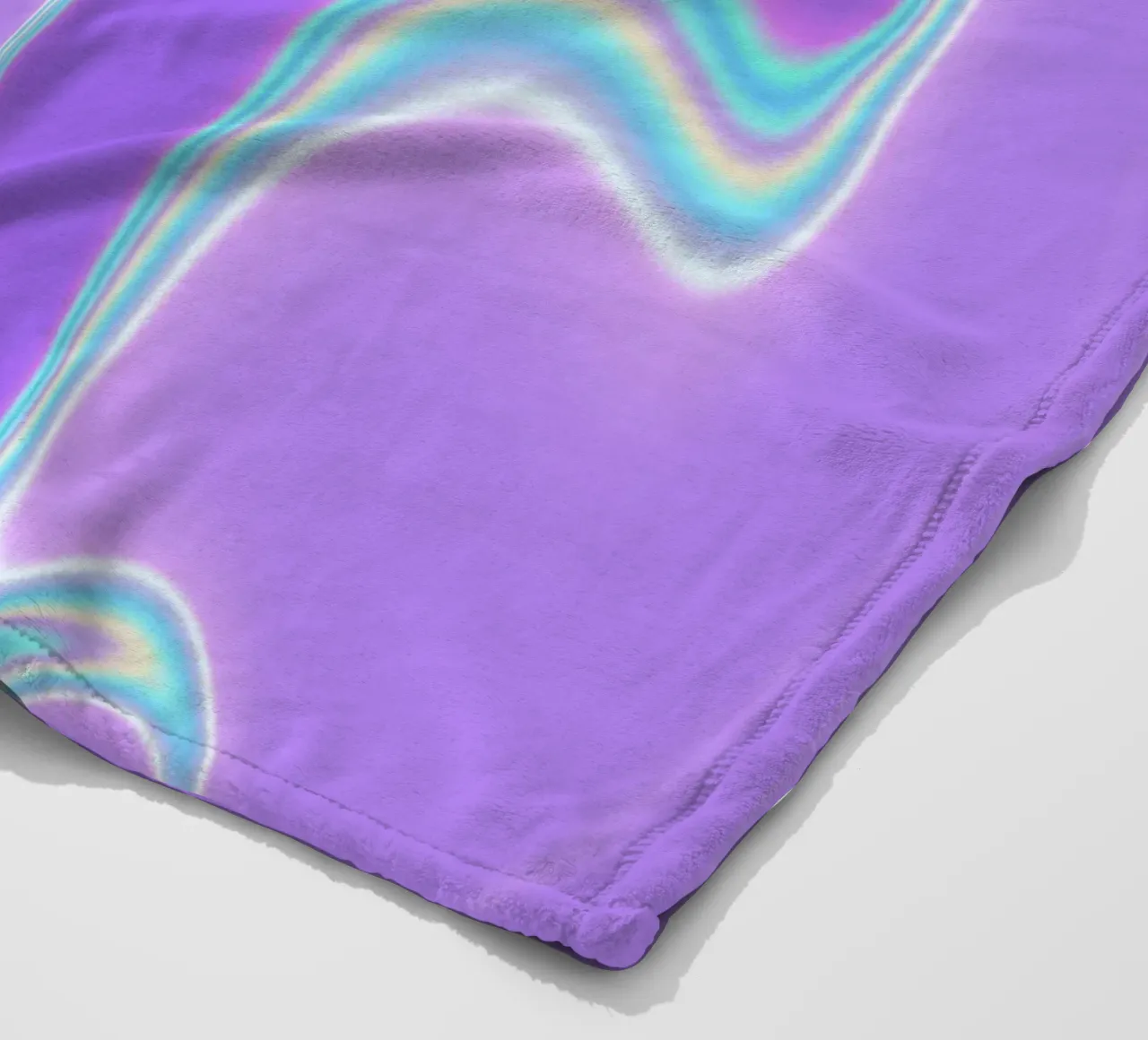 Forme a specchio in una luce iridescente coperta in pile da Sarah Mauriaucourt