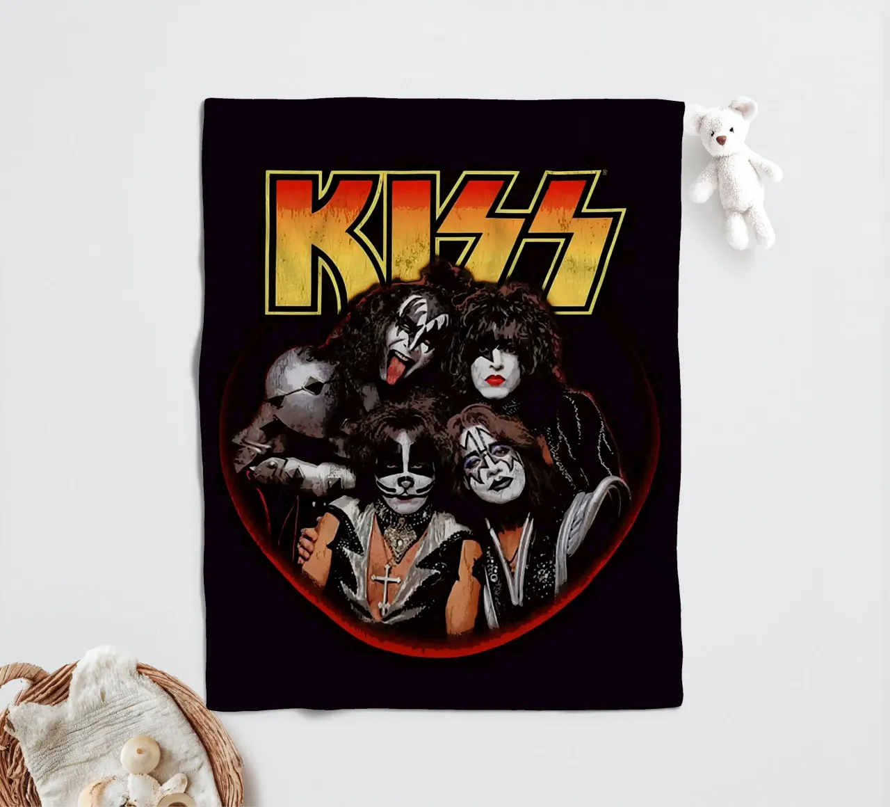 kiss fleece blanket by vanhesling