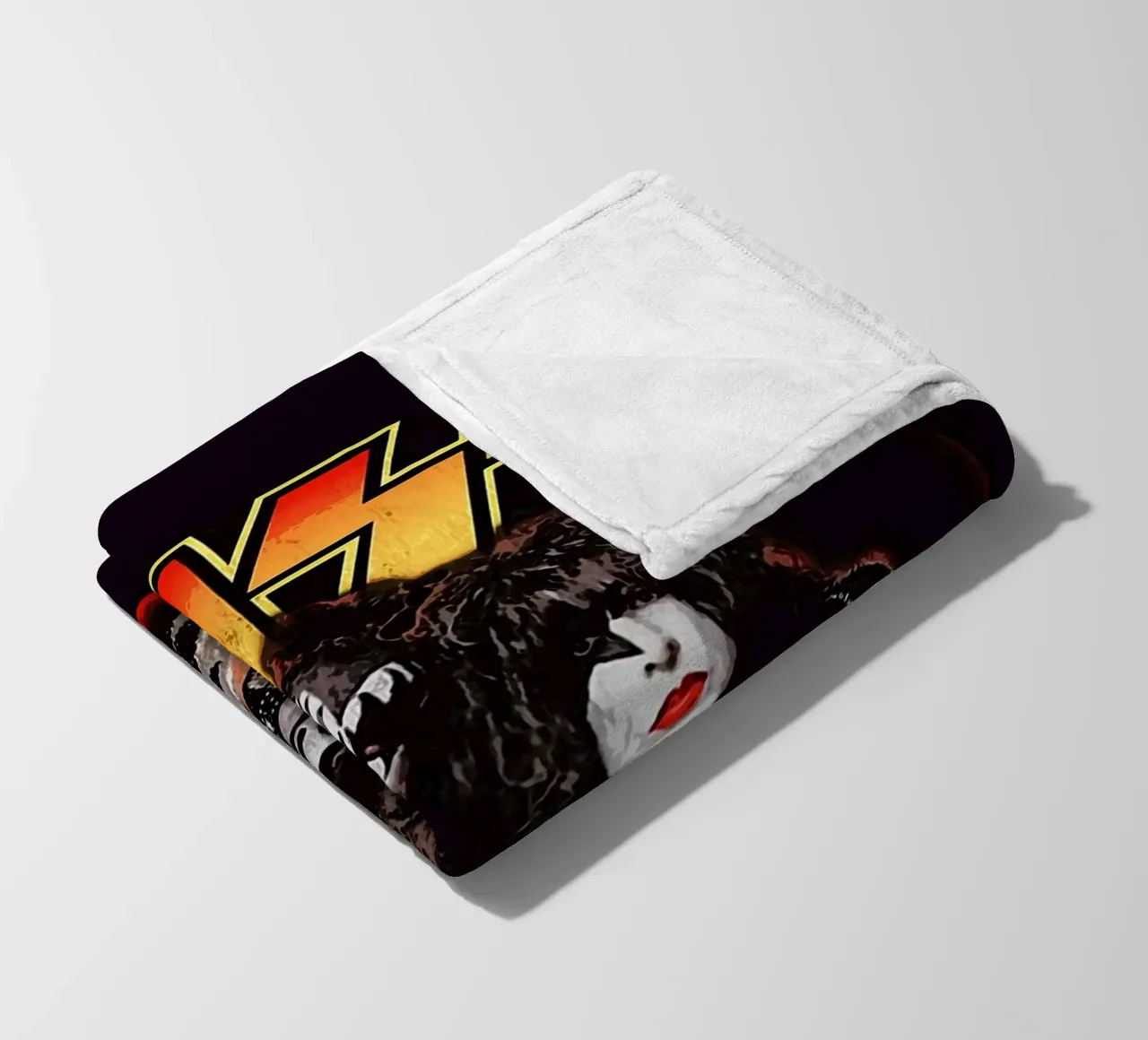 kiss fleece blanket by vanhesling