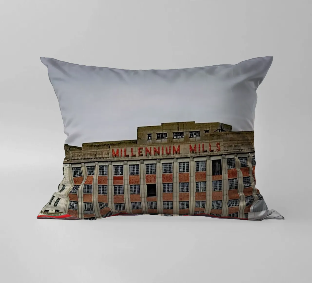 Millenium Mills cuscino da Michael Belhadi