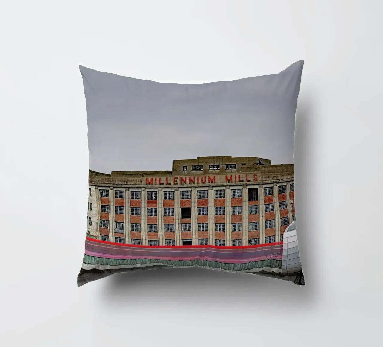 Millenium Mills cuscino da Michael Belhadi