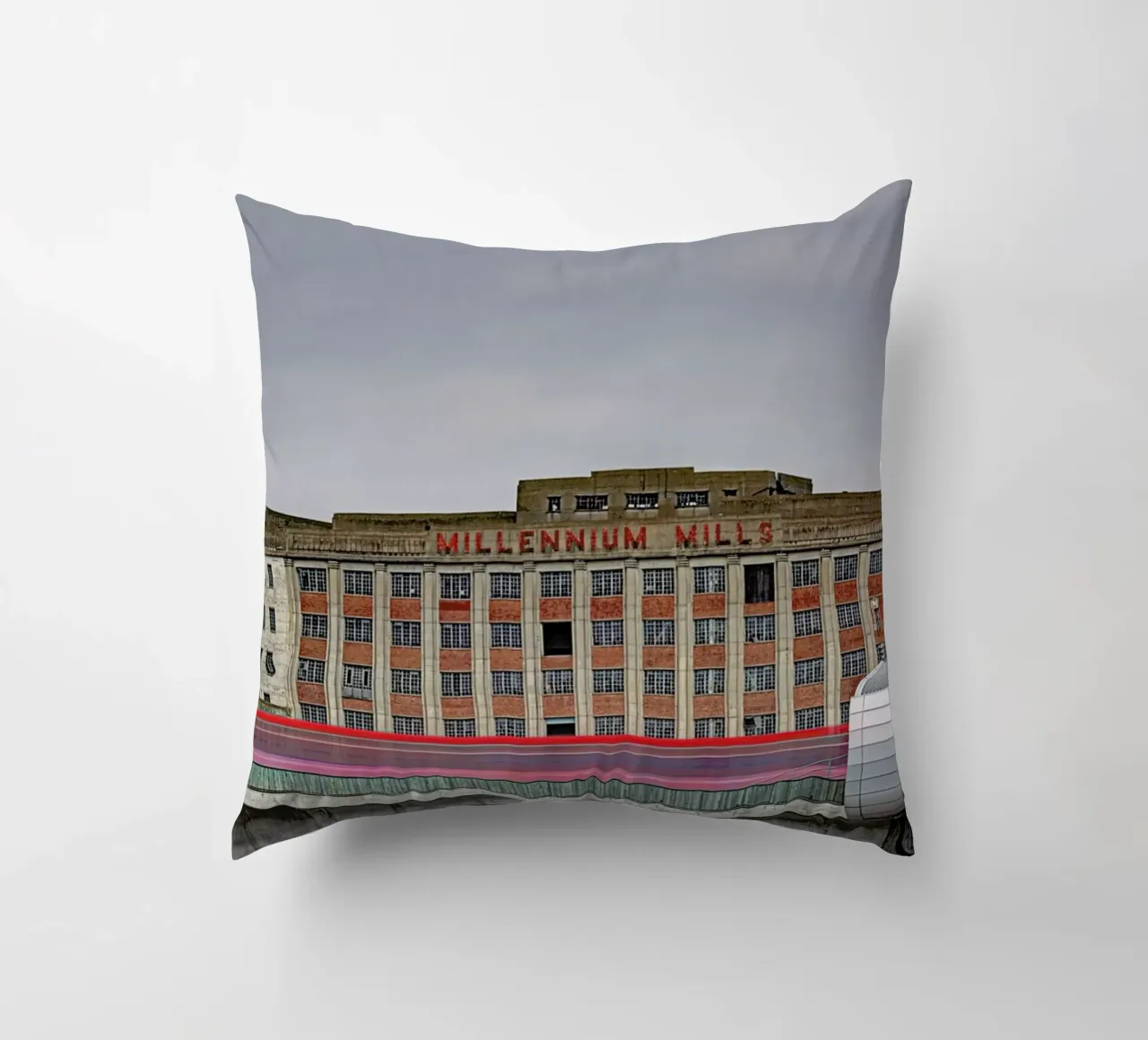 Millenium Mills cuscino da Michael Belhadi