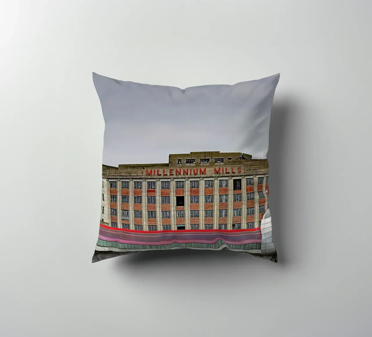 Millenium Mills cuscino da Michael Belhadi