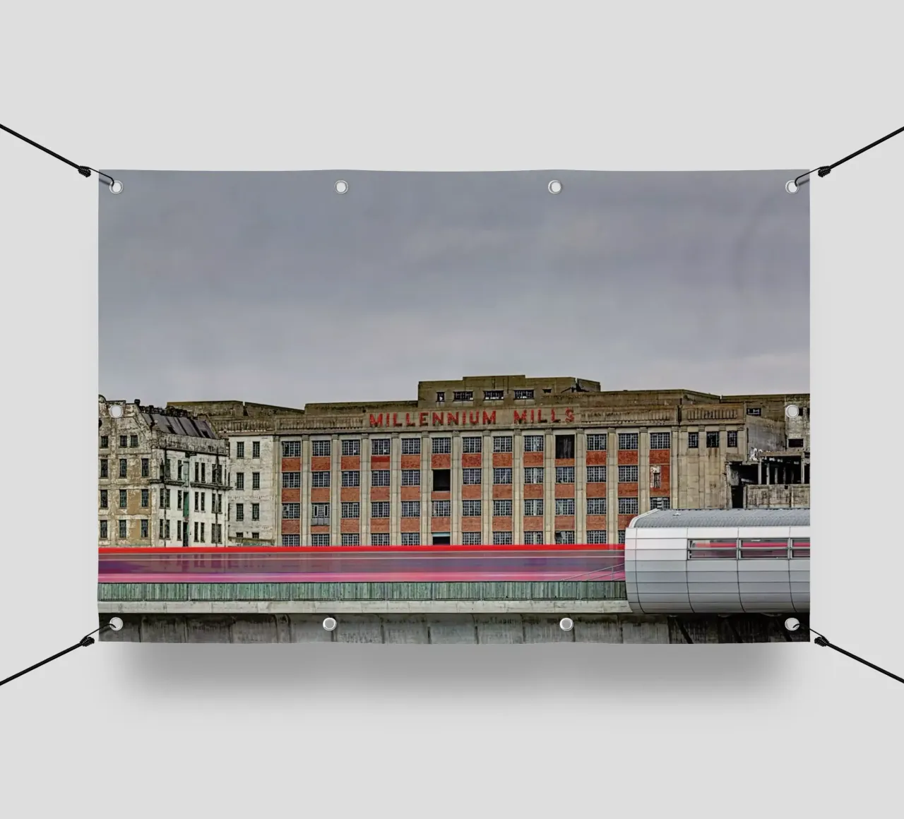 Millenium Mills telo in pvc da Michael Belhadi
