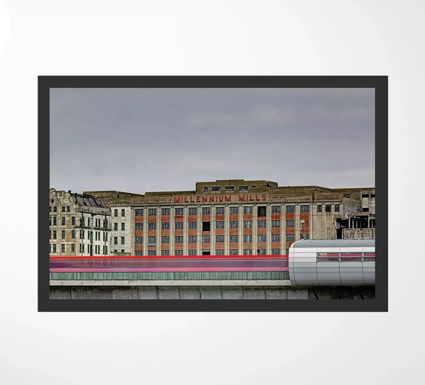 Millenium Mills Fußmatte von Michael Belhadi