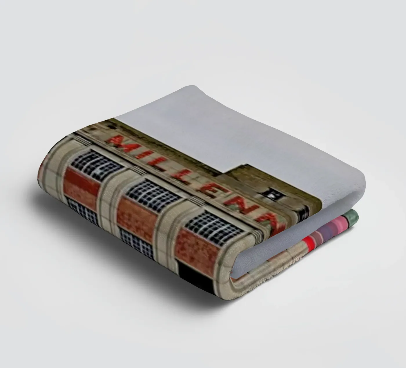 Millenium Mills badhanddoek van Michael Belhadi