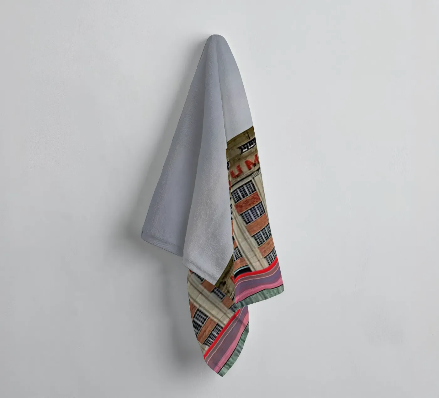 Millenium Mills badhanddoek van Michael Belhadi