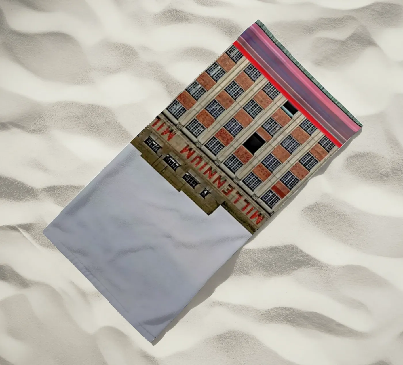 Millenium Mills serviette de plage de Michael Belhadi