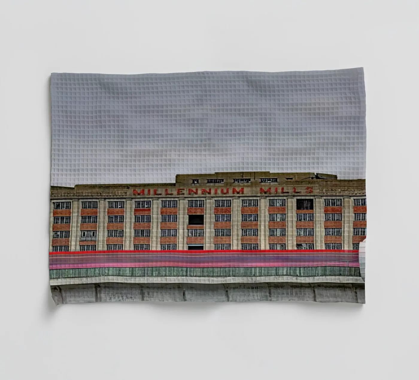 Millenium Mills torchon de Michael Belhadi