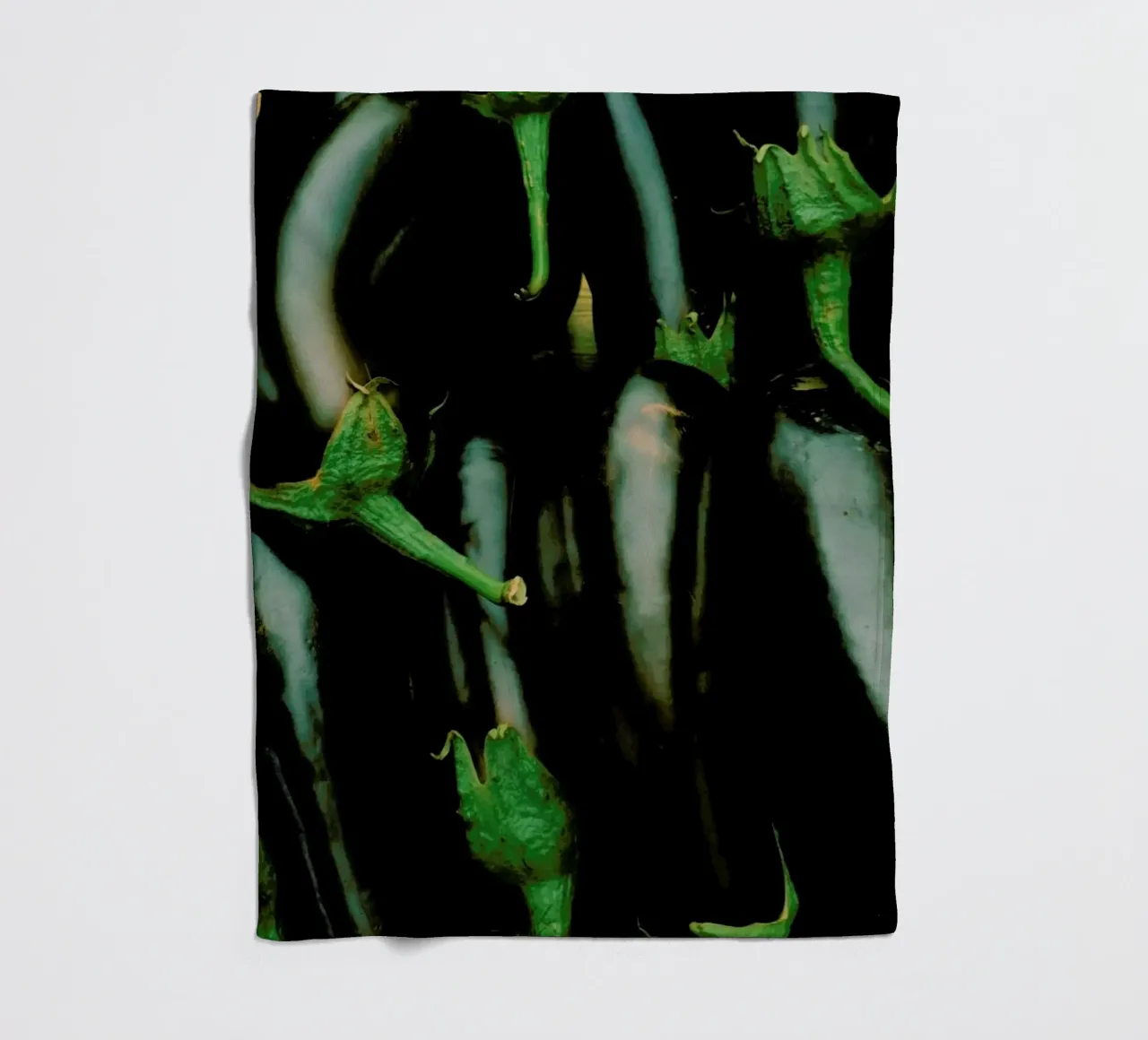 Aubergine Overload coperta in pile da Sebastian Hilgetag