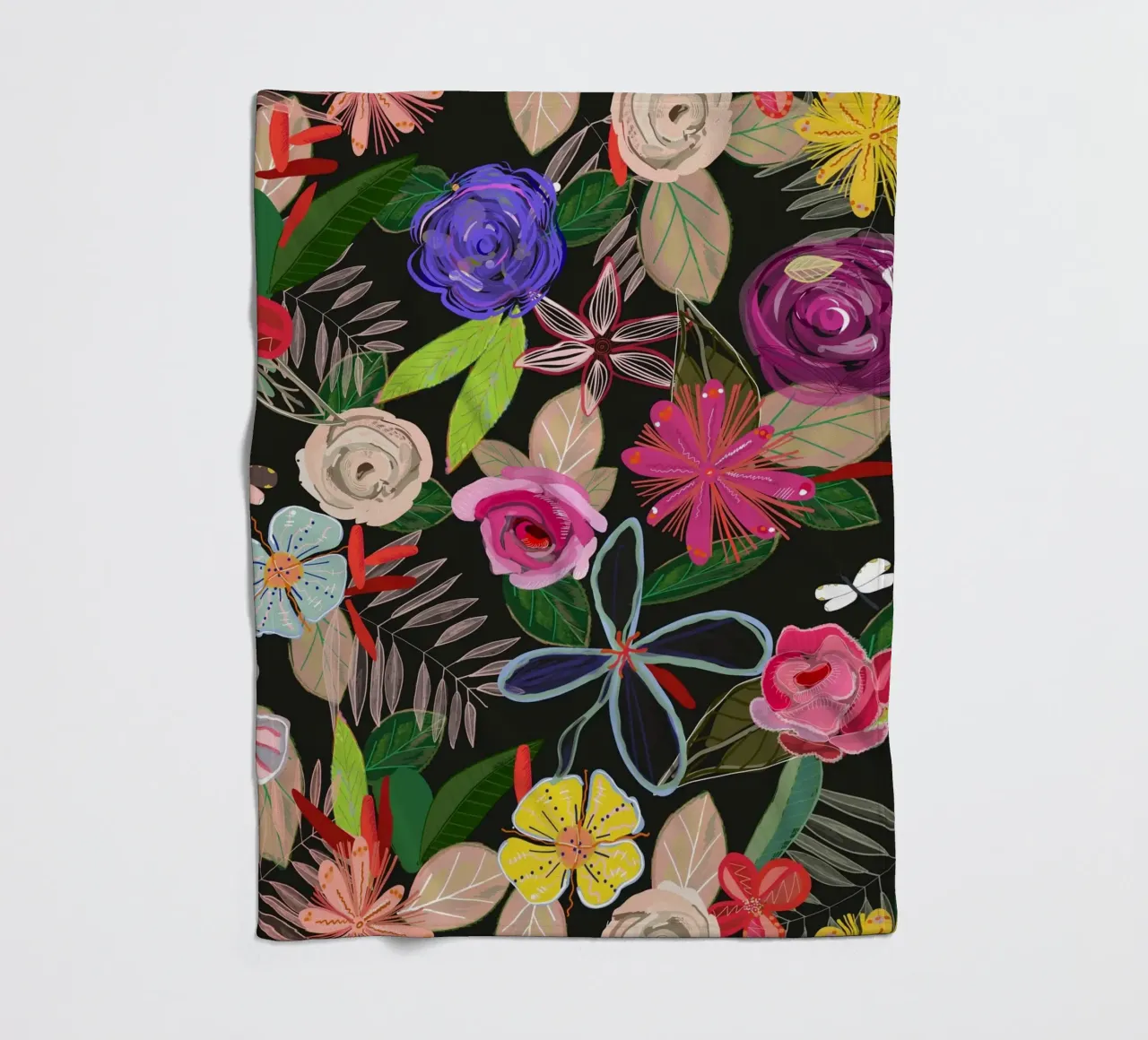 Lebendiges buntes botanisches Blumenmuster mit schwarzem Hintergrund Fleecedecke von gulsengunel