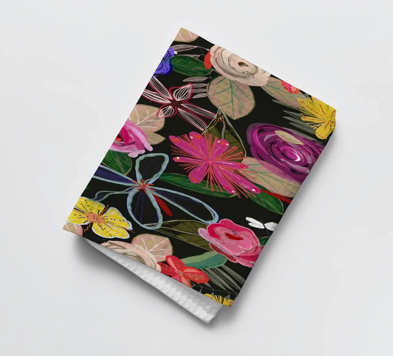 Lebendiges buntes botanisches Blumenmuster mit schwarzem Hintergrund Geschirrtuch von gulsengunel
