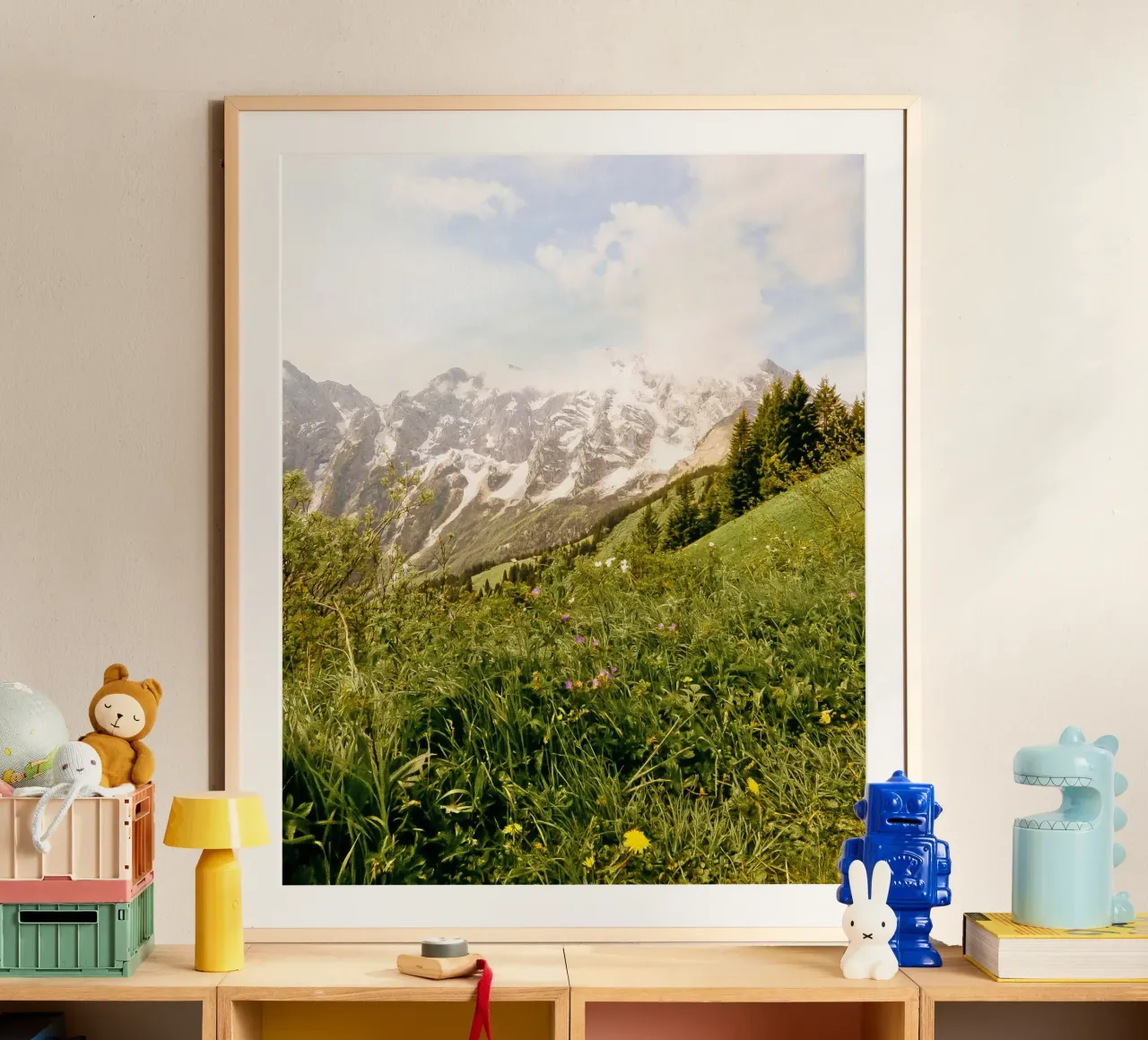 Summer mountain poster con telaio in plastica da Kudamm & Alpen
