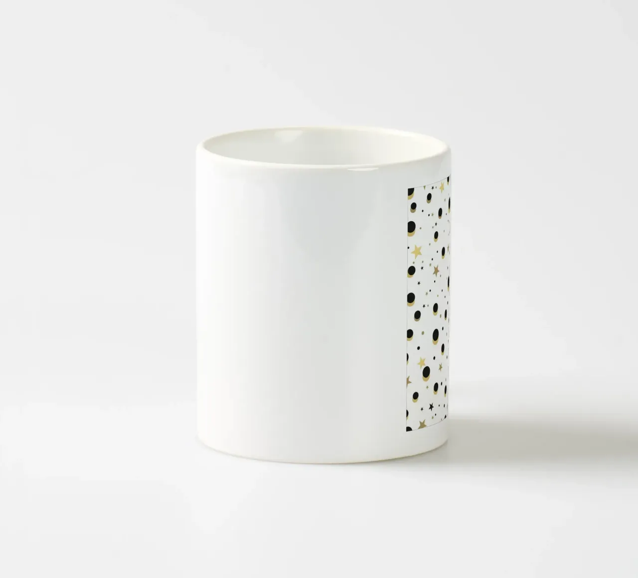 Cerchi a due colori. Stelle e cerchi in oro, giallo e nero tazza in ceramica da gulsengunel