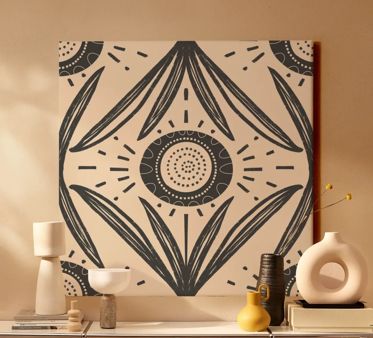 Folk Bloom Radiance - Floreale carbone e crema tela con Cornice a cassetta da susanacosta