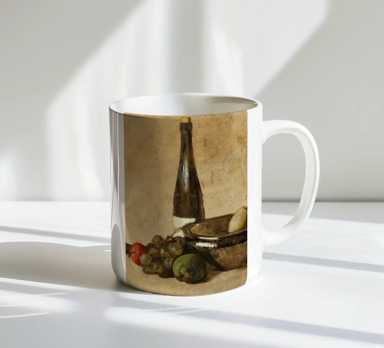 Natura morta di vino e frutta del XIX secolo - Fascino rustico tazza in ceramica da ClubArt