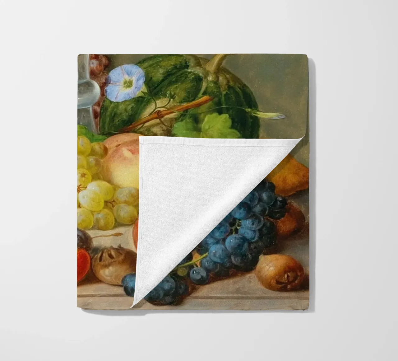 Natura morta vittoriana con cornucopia di frutta e fiori telo mare da ClubArt