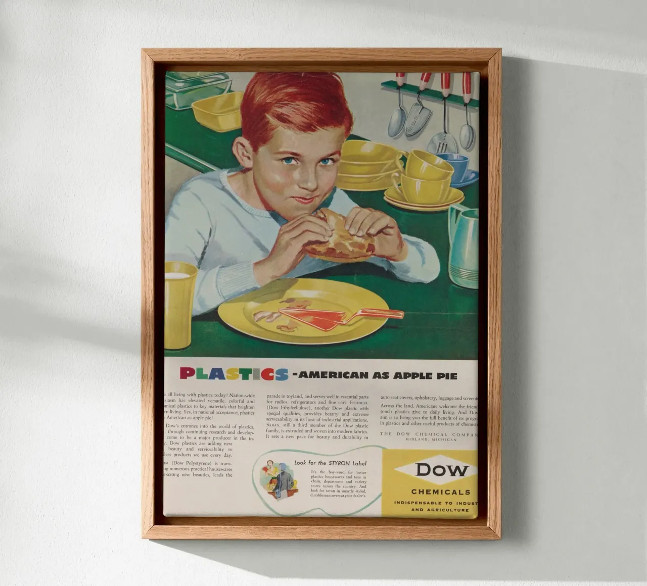 Pubblicità d'epoca di Dow Plastics - "Americano come una torta di mele tela con Cornice a cassetta da ClubArt