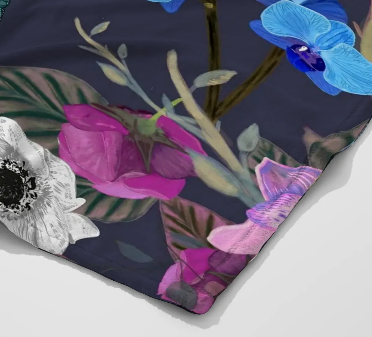 Orchidea primulacea e iris coperta in pile da gulsengunel