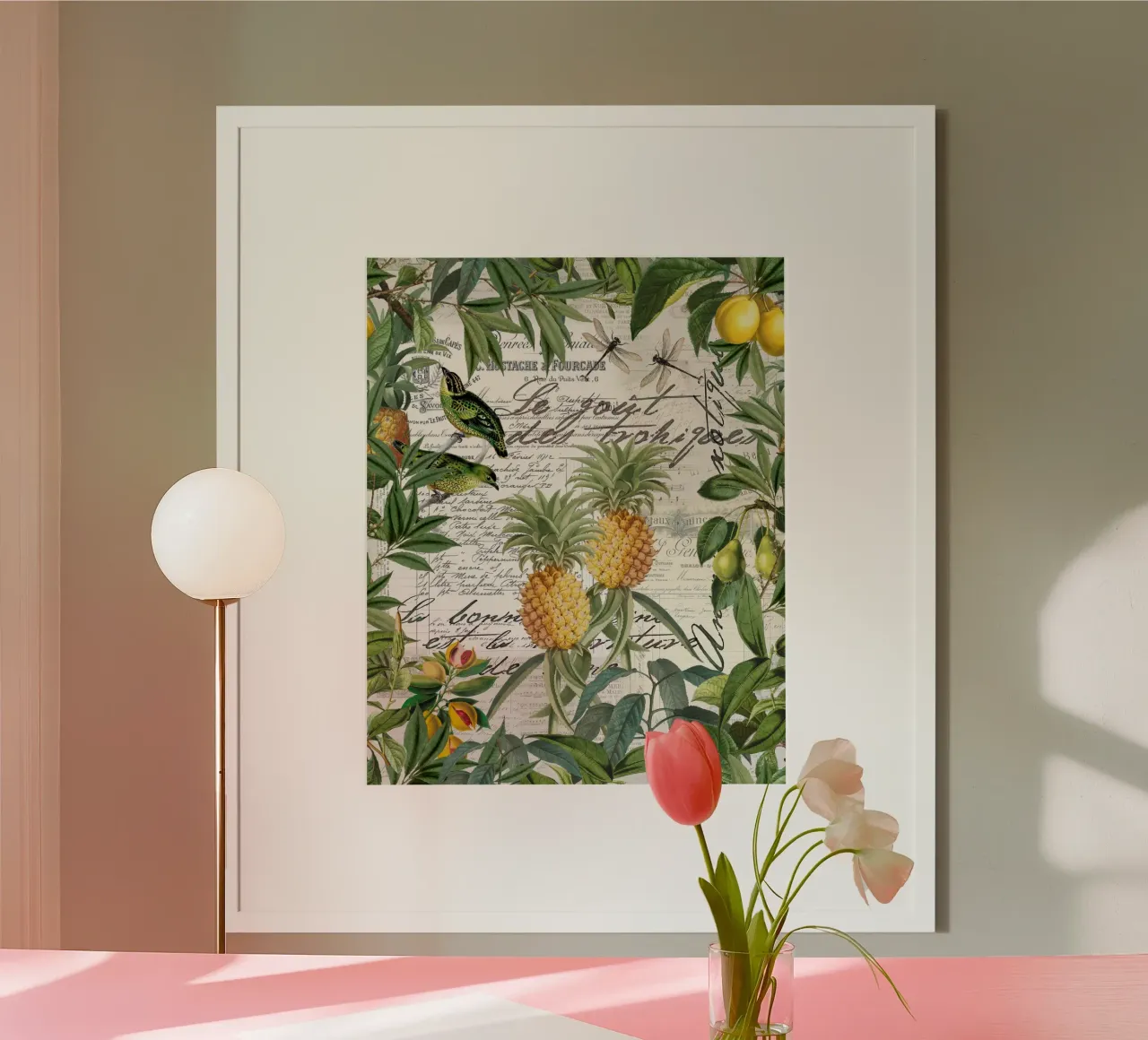 Illustrazione di frutta tropicale in stile vintage poster con telaio in legno da Andrea Haase Vintage World