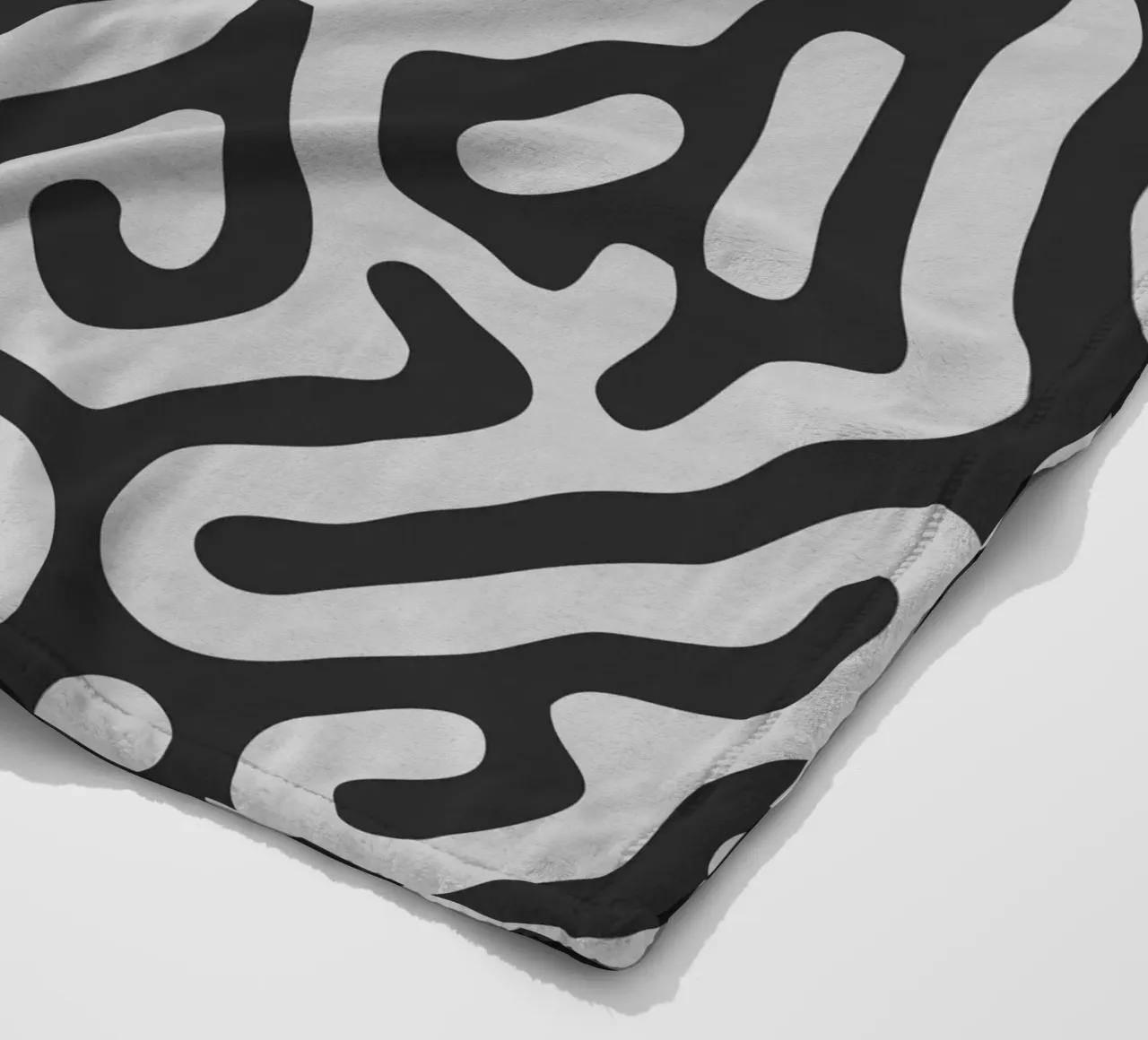 Labirinto di linee coperta in pile da Artezza