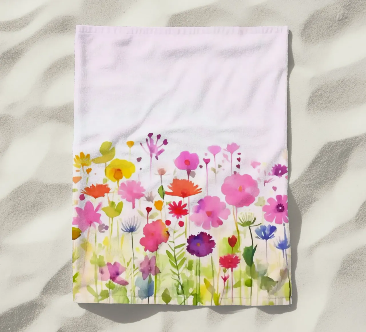 Acquerello sui fiori selvatici del prato di primavera telo mare da Andrea Haase Modern Home