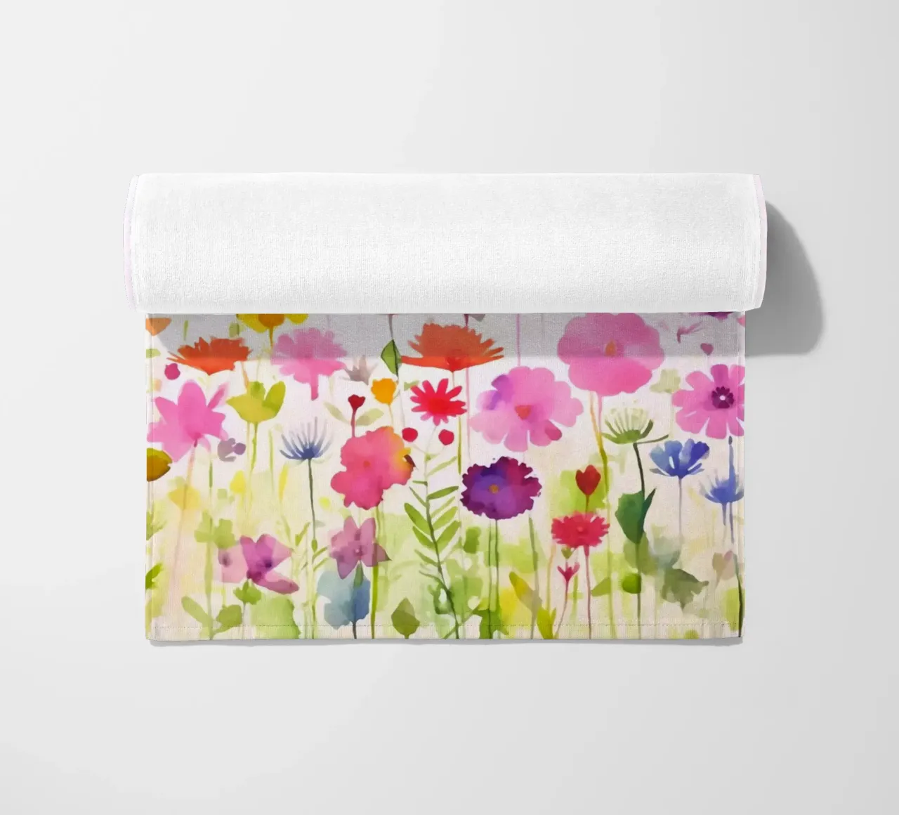 Acquerello sui fiori selvatici del prato di primavera telo mare da Andrea Haase Modern Home