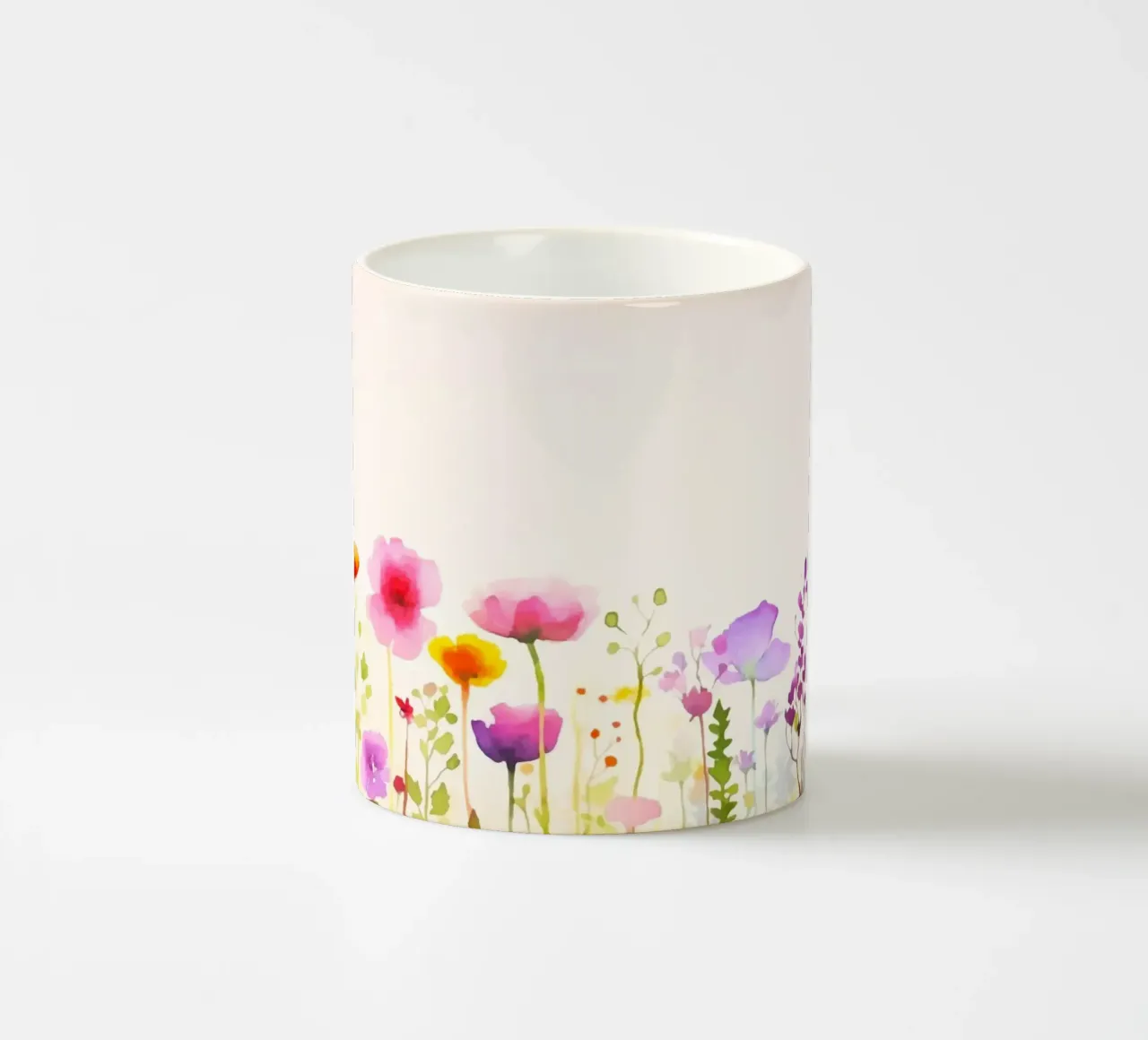 Acquerello sui fiori selvatici del prato estivo tazza in ceramica da Andrea Haase Modern Home