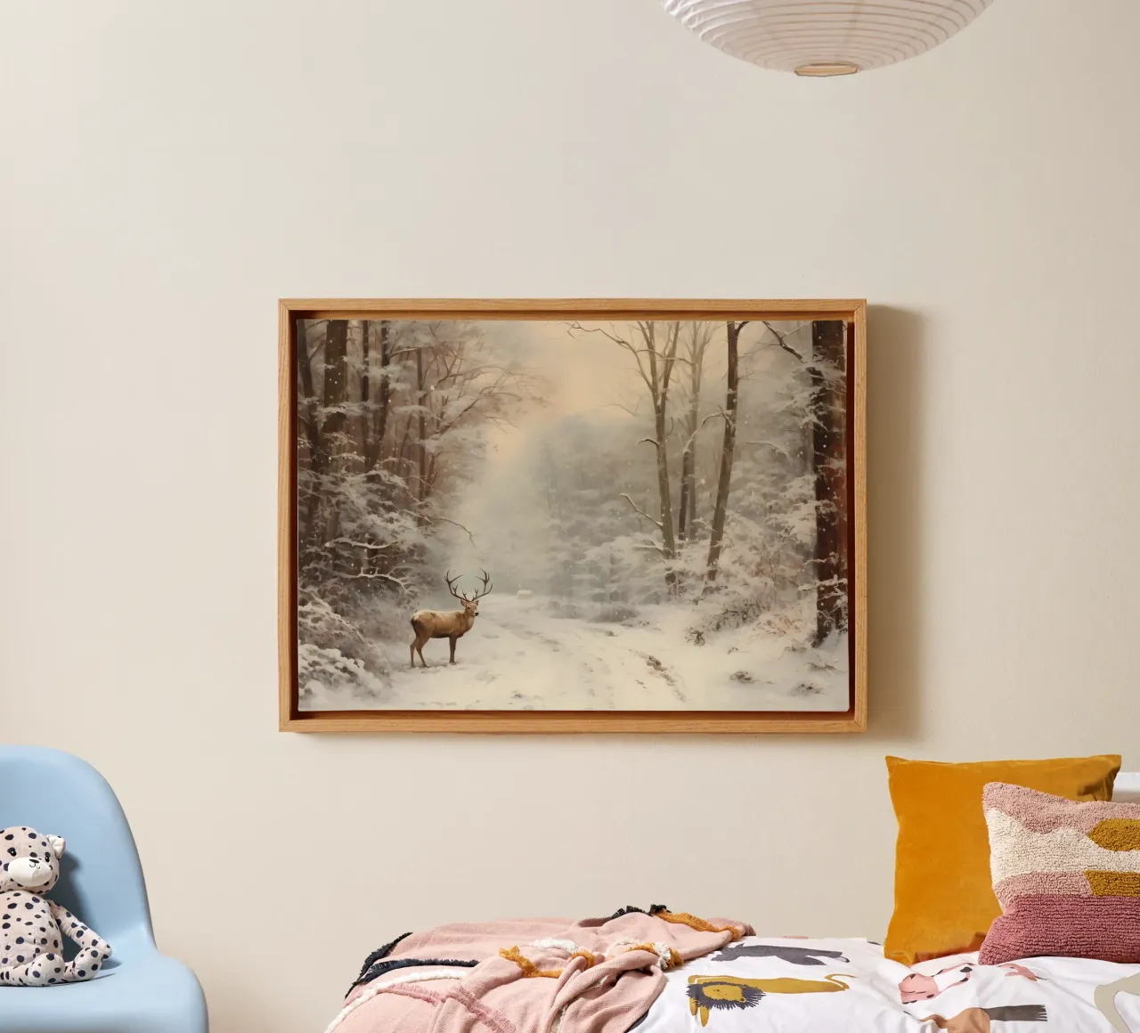 Impression d'art sur le cerf majestueux de la forêt d'hiver - faune et flore enneigées toile avec Caisse américaine de ClubArt
