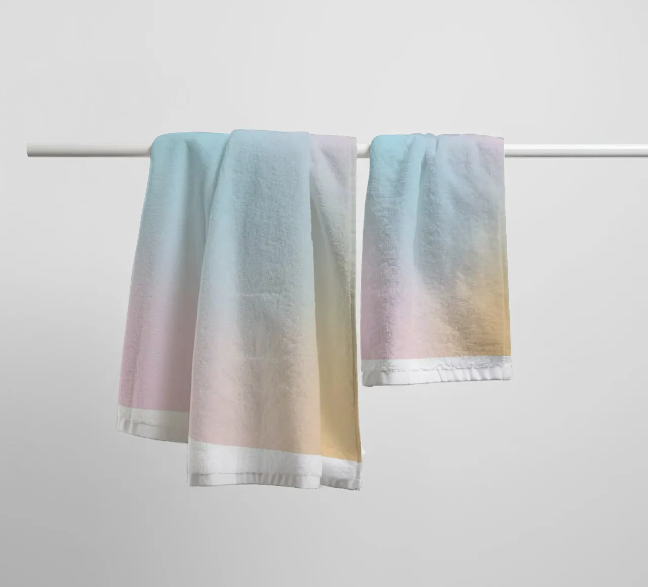 Pastel Aura Blauw Roze Geel Kleurverloop Abstracte Kunst badhanddoek van homdeco