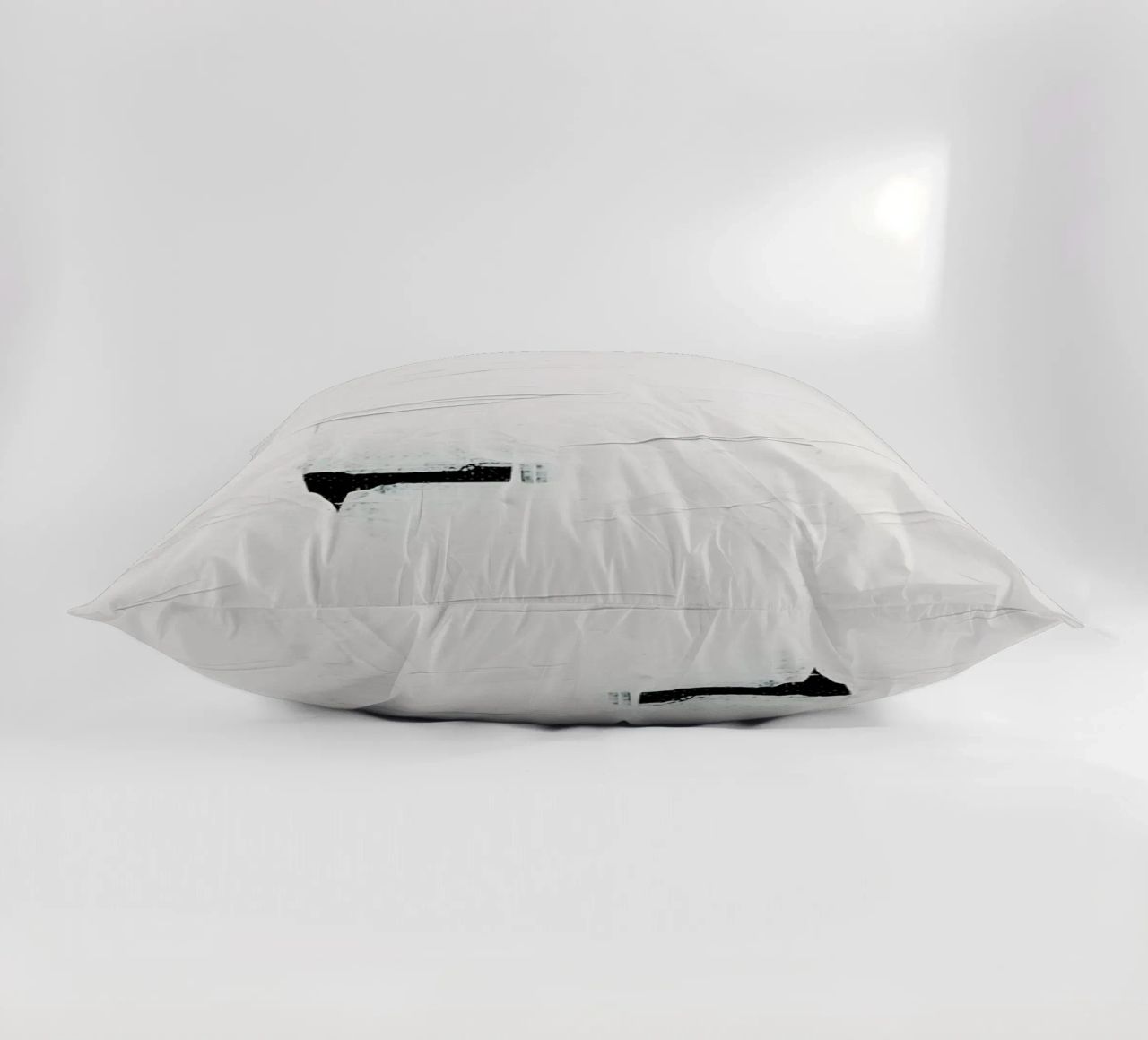 Minimal White Abstract cuscino da Ingrid Beddoes