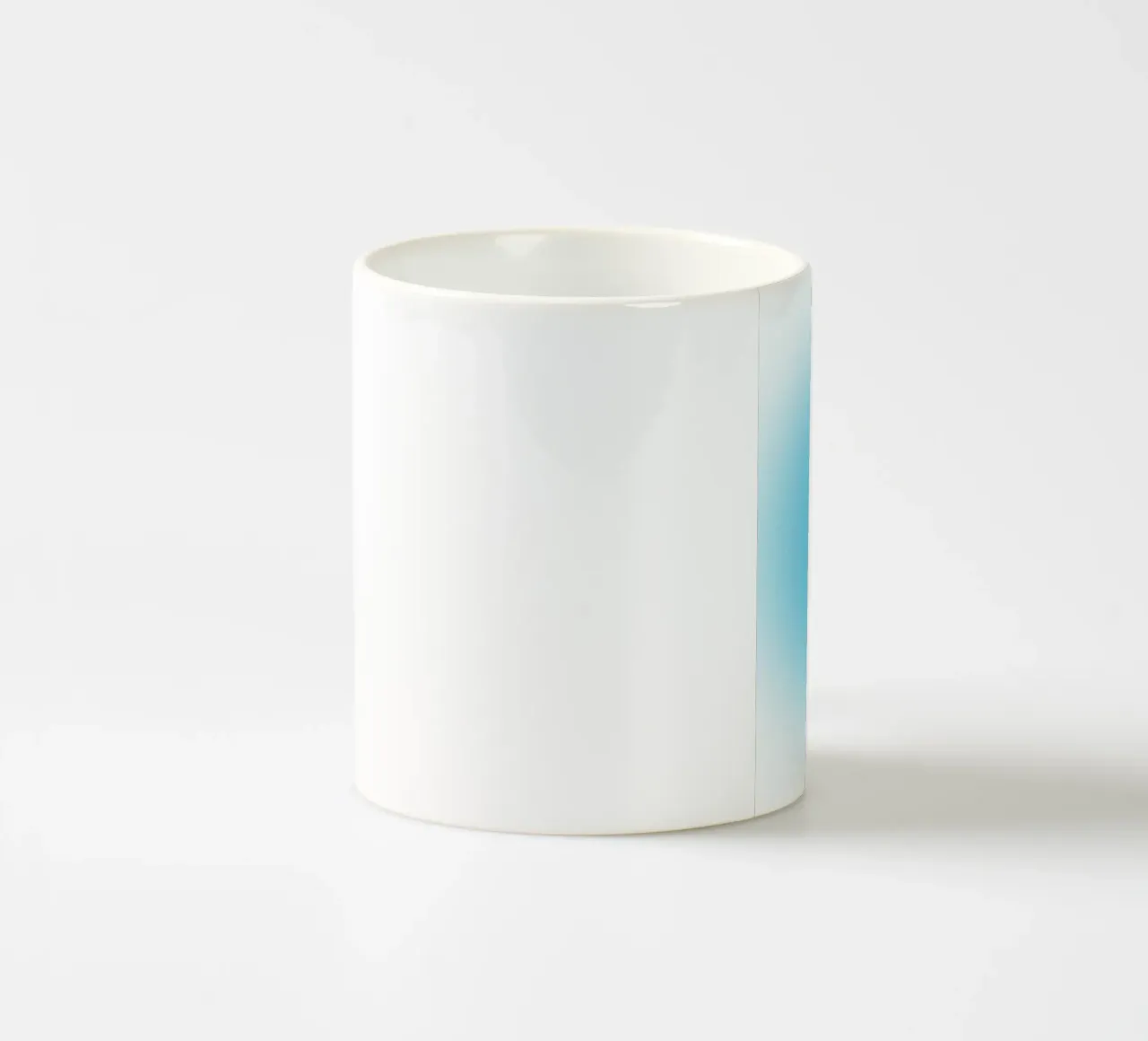 Verträumte himmelblaue Aura Gradient abstrakte Poster Kunst Keramik Tasse von homdeco